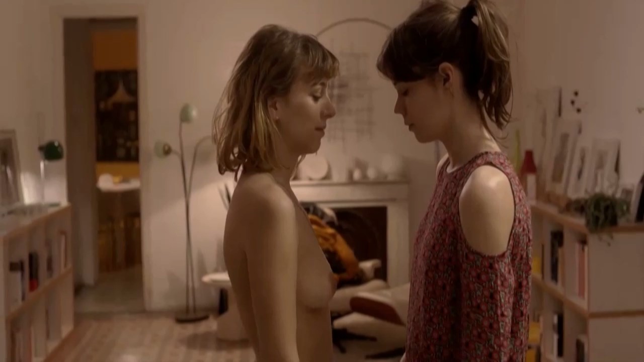 Nausicaa Bonnín, Laia Costa lesbian scene