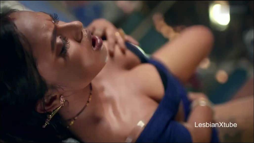 Pihu Kanojiya masturbate on the bed