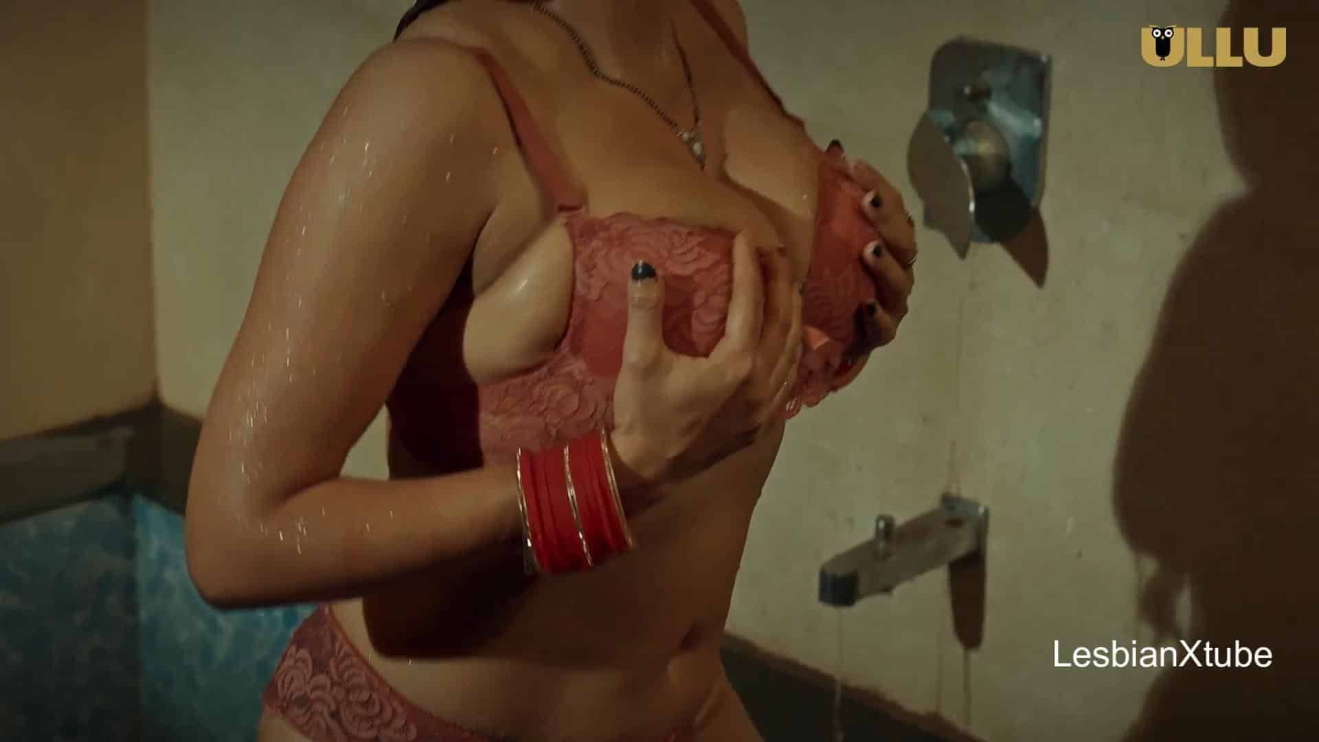 Tejashwini Prabhakar Secretly Watches Priyanka Chourasiya Bath and Masturbates