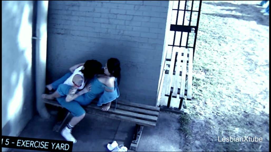 Leeanna Walsman Masturbates Watching Nicole da Silva & Ra Chapman