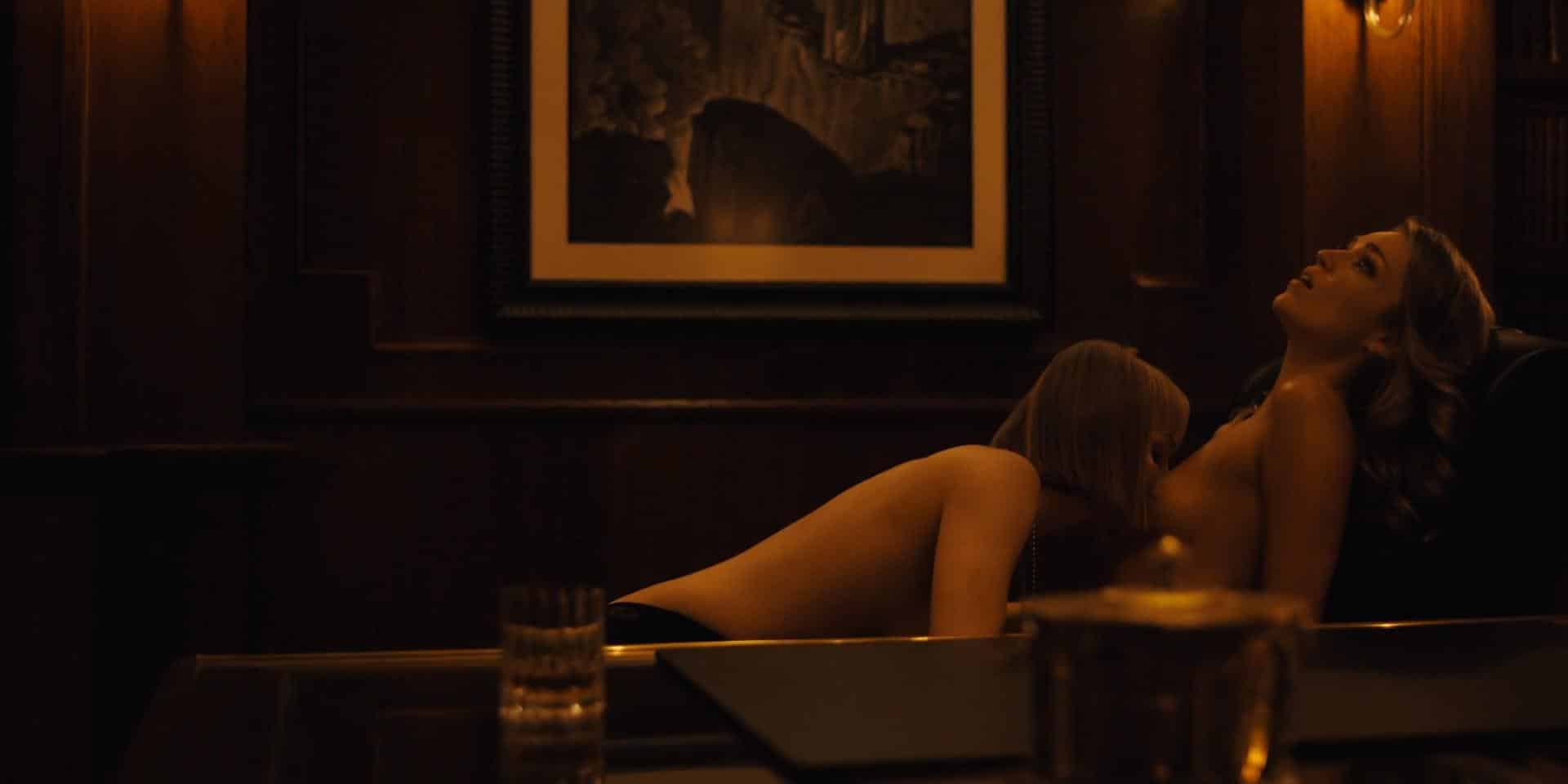 Rae Gray and Lili Simmons Steamy Lesbian Makeout